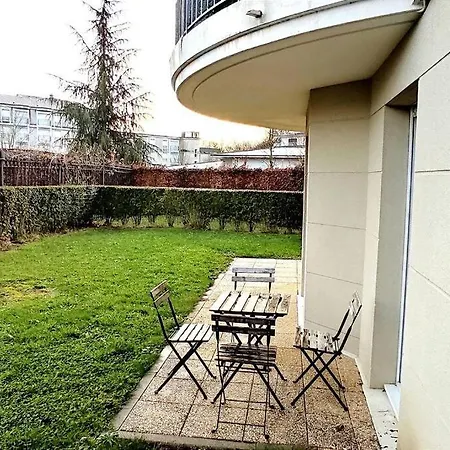 Escape To A Parisian Dream Montevrain