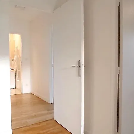 Apartment Escape To A Parisian Dream *